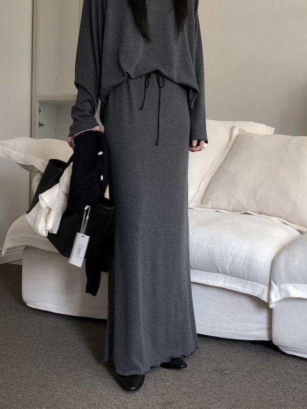 優雅素面舒服長裙套裝 