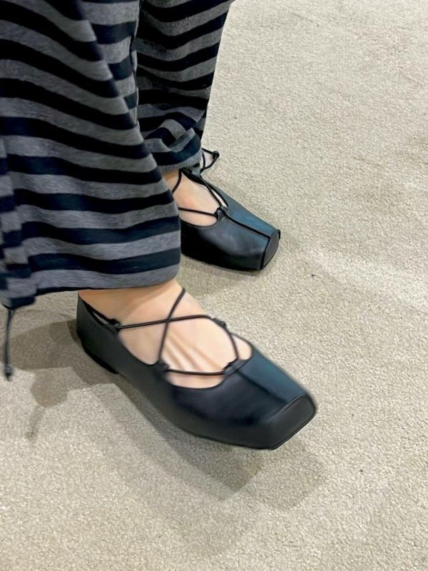 交叉綁帶芭蕾鞋 