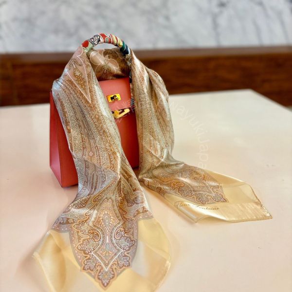 日本製 絲巾_ Éclat de Palais 宮廷之光-金色(88 × 88cm) 絲巾 方形絲巾 大方巾 日本絲巾 9090 披肩 絲巾
雙面圍巾
日本製絲巾
日本製圍巾
羊毛雙面圍巾
羊毛圍巾
一條抵兩條
保暖圍巾
克什米爾
silkscarf
scarf
hermesscarf
cashmere
日本代購
日本製代購
RectoVersomuffler
muffler
hermesmuffler
winteriscoming
甜美小姊姊風
氣質優雅女孩風
可甜可鹹
日本製
高品