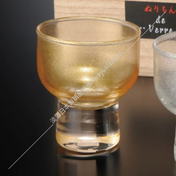 日本製 日式經典現代風格 清酒對杯(含木製禮盒) madeinjapan 
杯盤組
日本製杯盤
日本製 
高品質 
日本職人手工製作 
和風禮品 
日式美學
Narumi
日本美學
ADERIA玻璃 
骨瓷藝術 
日本紋案
櫻花
緣
吉祥如意
鳥獸戲畫
日本國寶設計 
高級感
限量禮品 
送禮首選 
日本工藝 
精緻生活 
和風現代 
優雅禮品
奢華禮盒
日式風格
dior
Chanel