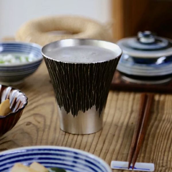 日本製 富士山錫器杯 360ml(含禮盒)_5色可選 madeinjapan 
杯盤組
日本製杯盤
日本製 
高品質 
日本職人手工製作 
和風禮品 
日式美學
Narumi
日本美學
日本錫器
錫器酒器組
日本紋案
櫻花
緣
吉祥如意
日本國寶設計 
高級感
限量禮品 
送禮首選 
日本傳統工藝 
精緻生活 
和風現代 
優雅禮品
奢華禮盒
日式風格
dior
Chanel
Hermes