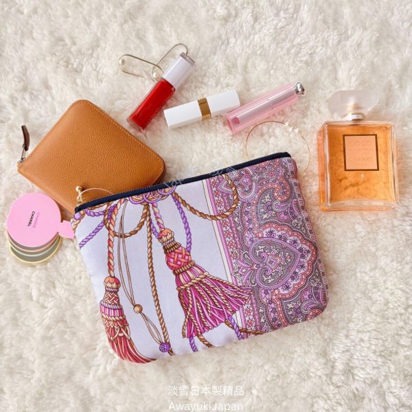 日本製 絲巾包包_佩斯里香頌 Chanson Paisley 隨行包 日本製 手拿包 日本絲巾 9090 絲巾 2way包包 多功能斜背包
男背包
日本製鞋背包
日本製男包
出國旅遊
出差旅遊包
機能公事包
型男必備
多功能包
日本型男
父親節禮物
帥氣
lexus
benz
bmw
tesla
日本代購
日本製代購
日本製珍珠項鍊
日本製珍珠手鍊
akoya珍珠
日本製
高品質
安心安全
安心安全日本製
貴婦
輕奢
tasaki
mikimoto