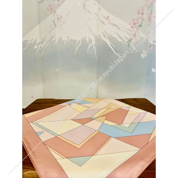 日本製 幾何紋案絲巾_櫻花粉 絲巾
雙面圍巾
日本製絲巾
日本製圍巾
羊毛雙面圍巾
羊毛圍巾
一條抵兩條
保暖圍巾
克什米爾
silkscarf
scarf
hermesscarf
cashmere
日本代購
日本製代購
RectoVersomuffler
muffler
hermesmuffler
winteriscoming
甜美小姊姊風
氣質優雅女孩風
可甜可鹹
日本製
高品