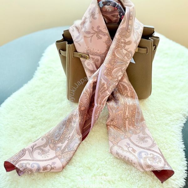 宮廷序曲 Prélude de Palais-玫曜 Rosé Brume_淡粉×薄紫(120× 34cm) 絲巾 雙面絲巾 長型絲巾 日本絲巾 9090 披肩 絲巾
雙面圍巾
日本製絲巾
日本製圍巾
羊毛雙面圍巾
羊毛圍巾
一條抵兩條
保暖圍巾
克什米爾
silkscarf
scarf
hermesscarf
cashmere
日本代購
日本製代購
RectoVersomuffler
muffler
hermesmuffler
winteriscoming
甜美小姊姊風
氣質優雅女孩風
可甜可鹹
日本製
高品