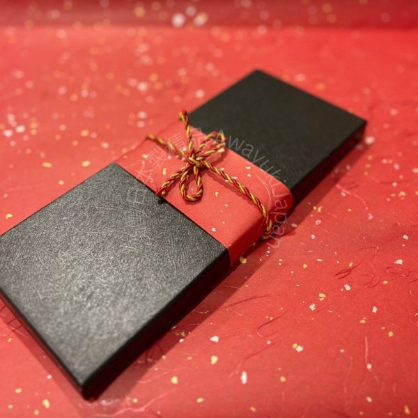 日本製 金絲月影夫妻筷(一組共2雙) 日本製筷子 夫婦筷 筷子禮盒 日本筷子 日本箸 結婚禮盒 贈禮 madeinjapan 
杯盤組
日本製杯盤
日本製 
高品質 
日本職人手工製作 
和風禮品 
日式美學
Narumi
日本美學
日本錫器
錫器酒器組
日本紋案
櫻花
緣
吉祥如意
日本國寶設計 
高級感
限量禮品 
送禮首選 
日本傳統工藝 
精緻生活 
和風現代 
優雅禮品
奢華禮盒
日式風格
dior
Chanel
Hermes