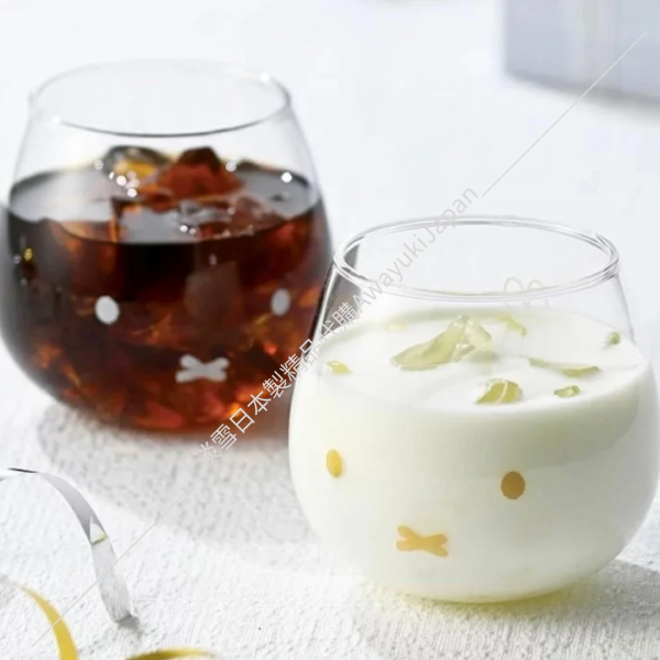 日本製 Miffy對杯組(含禮盒) madeinjapan 
杯盤組
日本製杯盤
日本製 
高品質 
日本職人手工製作 
和風禮品 
日式美學
Narumi
日本美學
miffy
miffy對杯
日本紋案
櫻花
吉祥如意
日本國寶設計 
高級感
限量禮品 
送禮首選 
日本工藝 
精緻生活 
和風現代 
優雅禮品
奢華禮盒
日式風格
dior
Chanel
Hermes