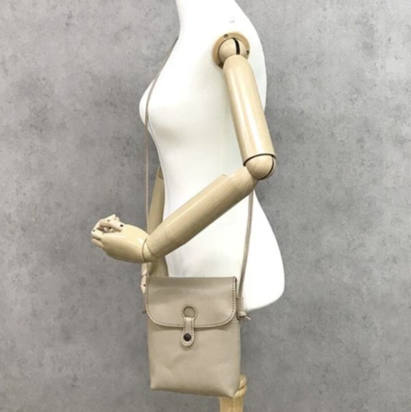 日本製 小Q 輕巧斜背包 日本製包包
輕量包包
托特包
totebag
氣質容量兼具
日本製輕量包包
上班必備包包
氣質包款
百變混搭
牛皮托特包
日本製托特包
日本製牛皮包
日本職人
OL穿搭
日本代購
日本製代購
日本製
高品質
安心安全日本製
貴婦
輕奢
OL
休閒
上班
ootd
媽媽包 
登山露營
hermes