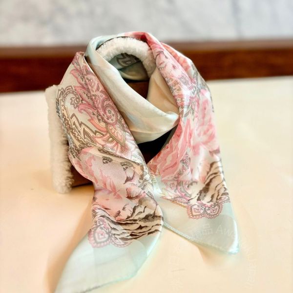 日本製 絲巾_玫瑰花園 Jardin des Roses - 霧綠(88 × 88cm) 絲巾 方形絲巾 大方巾 日本絲巾 9090 披肩 絲巾
雙面圍巾
日本製絲巾
日本製圍巾
羊毛雙面圍巾
羊毛圍巾
一條抵兩條
保暖圍巾
克什米爾
silkscarf
scarf
hermesscarf
cashmere
日本代購
日本製代購
RectoVersomuffler
muffler
hermesmuffler
winteriscoming
甜美小姊姊風
氣質優雅女孩風
可甜可鹹
日本製
高品