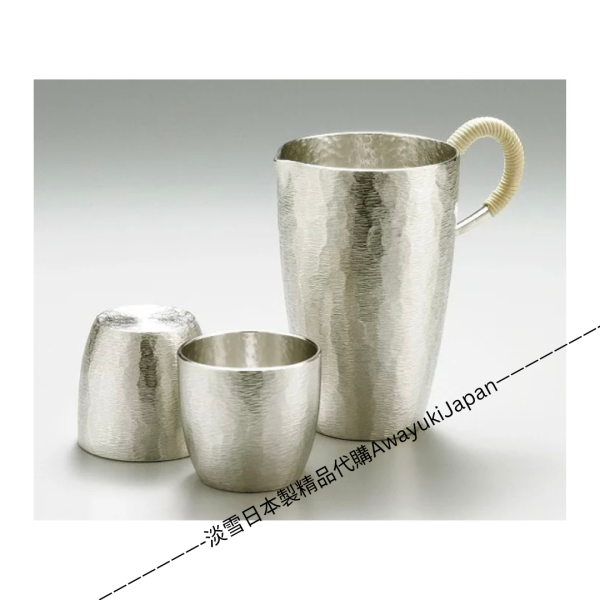 日本製 錫器酒器酒杯組(含禮盒) madeinjapan 
杯盤組
日本製杯盤
日本製 
高品質 
日本職人手工製作 
和風禮品 
日式美學
Narumi
日本美學
日本錫器
錫器酒器組
日本紋案
櫻花
緣
吉祥如意
日本國寶設計 
高級感
限量禮品 
送禮首選 
日本傳統工藝 
精緻生活 
和風現代 
優雅禮品
奢華禮盒
日式風格
dior
Chanel
Hermes