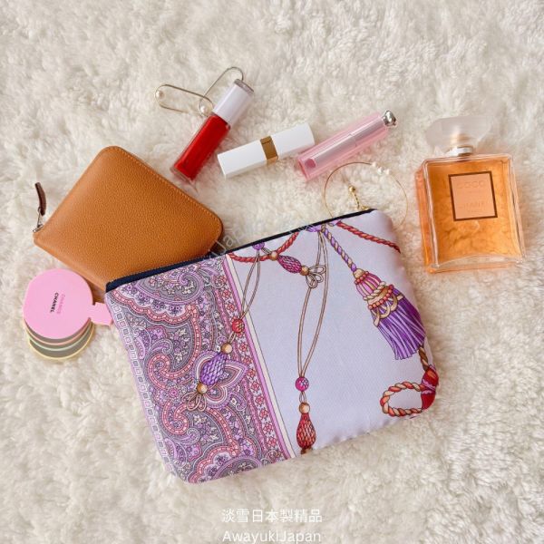 日本製 絲巾包包_佩斯里香頌 Chanson Paisley 隨行包 日本製 手拿包 日本絲巾 9090 絲巾 2way包包 多功能斜背包
男背包
日本製鞋背包
日本製男包
出國旅遊
出差旅遊包
機能公事包
型男必備
多功能包
日本型男
父親節禮物
帥氣
lexus
benz
bmw
tesla
日本代購
日本製代購
日本製珍珠項鍊
日本製珍珠手鍊
akoya珍珠
日本製
高品質
安心安全
安心安全日本製
貴婦
輕奢
tasaki
mikimoto