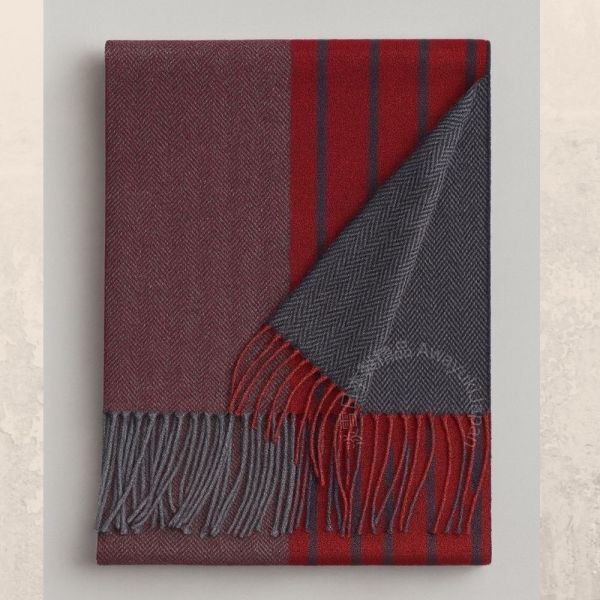 日本製 羊毛圍巾_Équilibre Bordeaux（波爾多平衡）-酒紅灰(32x156cm) 圍巾 男生圍巾 日本圍巾 條紋圍巾 雙面圍巾 圍巾
雙面圍巾
日本製圍巾
羊毛雙面圍巾
羊毛圍巾
情侶圍巾
型男圍巾
帥氣爆表
靚女圍巾
一條抵兩條
保暖圍巾
克什米爾
cashmere
日本代購
日本製代購
RectoVersomuffler
muffler
hermesmuffler
winteriscoming
甜美小姊姊風
氣質優雅女孩風
可甜可鹹
日本製
高品質
安心安全
安心安全日