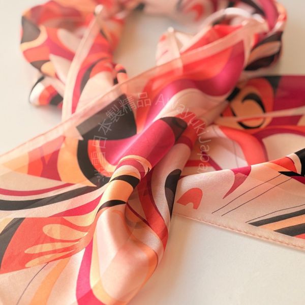 日本製 絲巾_Souffle de l’Aube 霞ゆらぎ 霞光微晃 -紅色 (30x130cm) 絲巾 圍巾長型絲巾 日本絲巾 9090 披肩 絲巾
雙面圍巾
日本製絲巾
日本製圍巾
羊毛雙面圍巾
羊毛圍巾
一條抵兩條
保暖圍巾
克什米爾
silkscarf
scarf
hermesscarf
cashmere
日本代購
日本製代購
RectoVersomuffler
muffler
hermesmuffler
winteriscoming
甜美小姊姊風
氣質優雅女孩風
可甜可鹹
日本製
高品