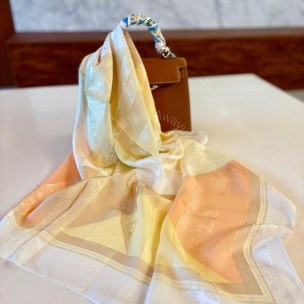 日本製 絲巾_ 光影菱紋Collection Lumières Géométriques-琥光暖曦 Aube Ambrée(88 × 88cm) 絲巾 方形絲巾 大方巾 日本絲巾 9090 披肩 絲巾
雙面圍巾
日本製絲巾
日本製圍巾
羊毛雙面圍巾
羊毛圍巾
一條抵兩條
保暖圍巾
克什米爾
silkscarf
scarf
hermesscarf
cashmere
日本代購
日本製代購
RectoVersomuffler
muffler
hermesmuffler
winteriscoming
甜美小姊姊風
氣質優雅女孩風
可甜可鹹
日本製
高品