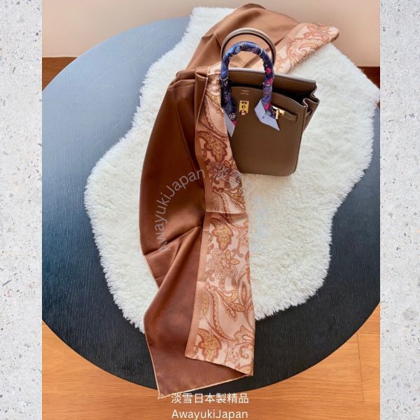 宮廷序曲 Prélude de Palais-琥調 Ambre Classique_焦糖×琥珀(120× 34cm) 絲巾 雙面絲巾 長型絲巾 日本絲巾 9090 披肩 絲巾
雙面圍巾
日本製絲巾
日本製圍巾
羊毛雙面圍巾
羊毛圍巾
一條抵兩條
保暖圍巾
克什米爾
silkscarf
scarf
hermesscarf
cashmere
日本代購
日本製代購
RectoVersomuffler
muffler
hermesmuffler
winteriscoming
甜美小姊姊風
氣質優雅女孩風
可甜可鹹
日本製
高品