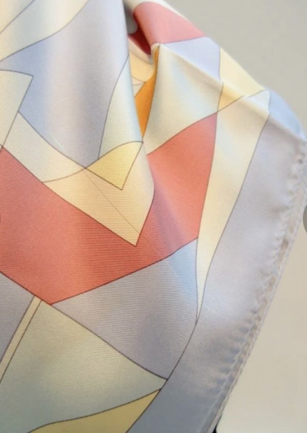 日本製 幾何紋案絲巾_巴黎藍 絲巾
雙面圍巾
日本製絲巾
日本製圍巾
羊毛雙面圍巾
羊毛圍巾
一條抵兩條
保暖圍巾
克什米爾
silkscarf
scarf
hermesscarf
cashmere
日本代購
日本製代購
RectoVersomuffler
muffler
hermesmuffler
winteriscoming
甜美小姊姊風
氣質優雅女孩風
可甜可鹹
日本製
高品