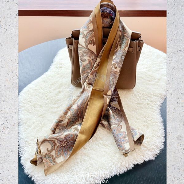 日本製 絲巾_宮廷序曲 Prélude de Palais-曙綠 Aube Olive_香檳×橄欖綠(120× 34cm) 絲巾 雙面絲巾 長型絲巾 日本絲巾 9090 披肩 絲巾
雙面圍巾
日本製絲巾
日本製圍巾
羊毛雙面圍巾
羊毛圍巾
一條抵兩條
保暖圍巾
克什米爾
silkscarf
scarf
hermesscarf
cashmere
日本代購
日本製代購
RectoVersomuffler
muffler
hermesmuffler
winteriscoming
甜美小姊姊風
氣質優雅女孩風
可甜可鹹
日本製
高品