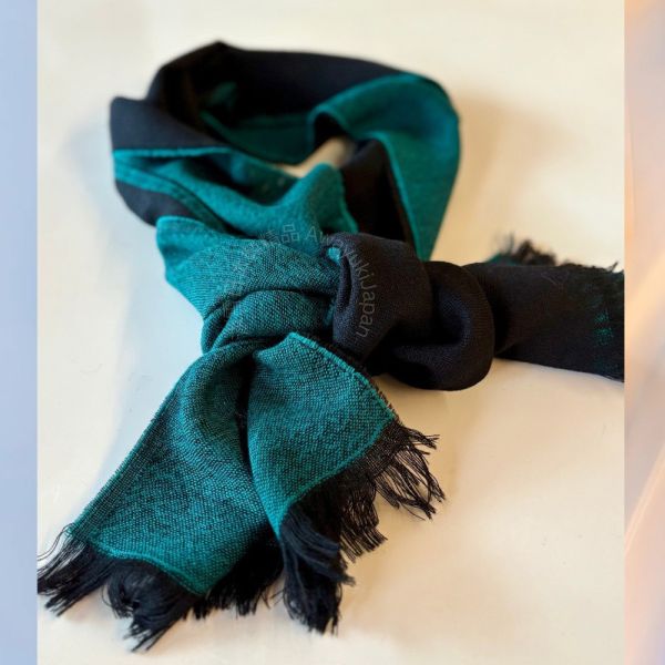 日本製 羊毛圍巾_北境寒光系列(Recto–Verso Wool)雙面圍巾-北境林綠 Vert Nordique & Noir (60x180cm) 男生圍巾 日本圍巾 日本披肩 保暖圍巾 圍巾
雙面圍巾
日本製圍巾
羊毛雙面圍巾
羊毛圍巾
情侶圍巾
型男圍巾
帥氣爆表
靚女圍巾
一條抵兩條
保暖圍巾
克什米爾
cashmere
日本代購
日本製代購
RectoVersomuffler
muffler
hermesmuffler
winteriscoming
甜美小姊姊風
氣質優雅女孩風
可甜可鹹
日本製
高品質
安心安全
安心安全日