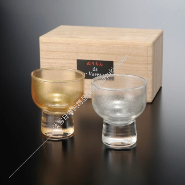 日本製 日式經典現代風格 清酒對杯(含木製禮盒) madeinjapan 
杯盤組
日本製杯盤
日本製 
高品質 
日本職人手工製作 
和風禮品 
日式美學
Narumi
日本美學
ADERIA玻璃 
骨瓷藝術 
日本紋案
櫻花
緣
吉祥如意
鳥獸戲畫
日本國寶設計 
高級感
限量禮品 
送禮首選 
日本工藝 
精緻生活 
和風現代 
優雅禮品
奢華禮盒
日式風格
dior
Chanel