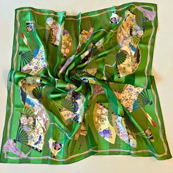 日本製 絲巾_ Éventail Fleuri Émeraude 花扇翠影-翠綠色(88 × 88cm) 絲巾 方形絲巾 大方巾 日本絲巾 9090 披肩 絲巾
雙面圍巾
日本製絲巾
日本製圍巾
羊毛雙面圍巾
羊毛圍巾
一條抵兩條
保暖圍巾
克什米爾
silkscarf
scarf
hermesscarf
cashmere
日本代購
日本製代購
RectoVersomuffler
muffler
hermesmuffler
winteriscoming
甜美小姊姊風
氣質優雅女孩風
可甜可鹹
日本製
高品