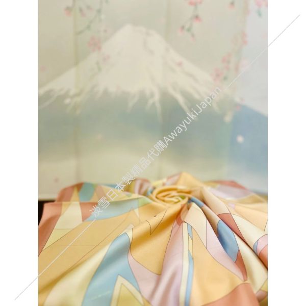 日本製 幾何紋案絲巾_櫻花粉 絲巾
雙面圍巾
日本製絲巾
日本製圍巾
羊毛雙面圍巾
羊毛圍巾
一條抵兩條
保暖圍巾
克什米爾
silkscarf
scarf
hermesscarf
cashmere
日本代購
日本製代購
RectoVersomuffler
muffler
hermesmuffler
winteriscoming
甜美小姊姊風
氣質優雅女孩風
可甜可鹹
日本製
高品