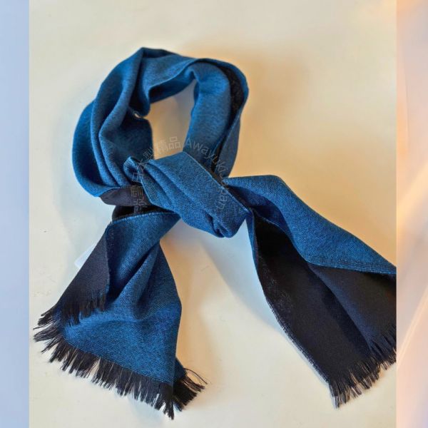 日本製 羊毛圍巾_北境寒光系列(Recto–Verso Wool)雙面圍巾-極海藍鋒 Bleu Arctique & Noir (60x180cm) 男生圍巾 日本圍巾 日本披肩 保暖圍巾 圍巾
雙面圍巾
日本製圍巾
羊毛雙面圍巾
羊毛圍巾
情侶圍巾
型男圍巾
帥氣爆表
靚女圍巾
一條抵兩條
保暖圍巾
克什米爾
cashmere
日本代購
日本製代購
RectoVersomuffler
muffler
hermesmuffler
winteriscoming
甜美小姊姊風
氣質優雅女孩風
可甜可鹹
日本製
高品質
安心安全
安心安全日