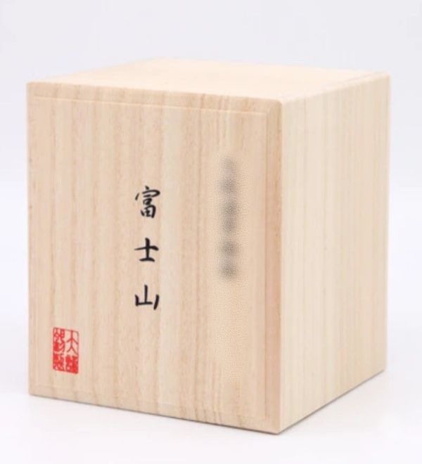 日本製 富士山錫器杯 300ml(含禮盒)_5色可選 madeinjapan 
杯盤組
日本製杯盤
日本製 
高品質 
日本職人手工製作 
和風禮品 
日式美學
Narumi
日本美學
日本錫器
錫器酒器組
日本紋案
櫻花
緣
吉祥如意
日本國寶設計 
高級感
限量禮品 
送禮首選 
日本傳統工藝 
精緻生活 
和風現代 
優雅禮品
奢華禮盒
日式風格
dior
Chanel
Hermes
