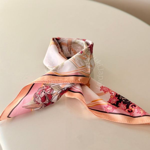 日本製 領巾_Rêve d’Amsterdam—阿姆斯特丹之夢-粉紅色(45x45cm) 純棉絲巾 領巾 4545 日本絲巾 小方巾 9090 脖圍 絲巾
雙面圍巾
日本製絲巾
日本製圍巾
羊毛雙面圍巾
羊毛圍巾
一條抵兩條
保暖圍巾
克什米爾
silkscarf
scarf
hermesscarf
cashmere
日本代購
日本製代購
RectoVersomuffler
muffler
hermesmuffler
winteriscoming
甜美小姊姊風
氣質優雅女孩風
可甜可鹹
日本製
高品