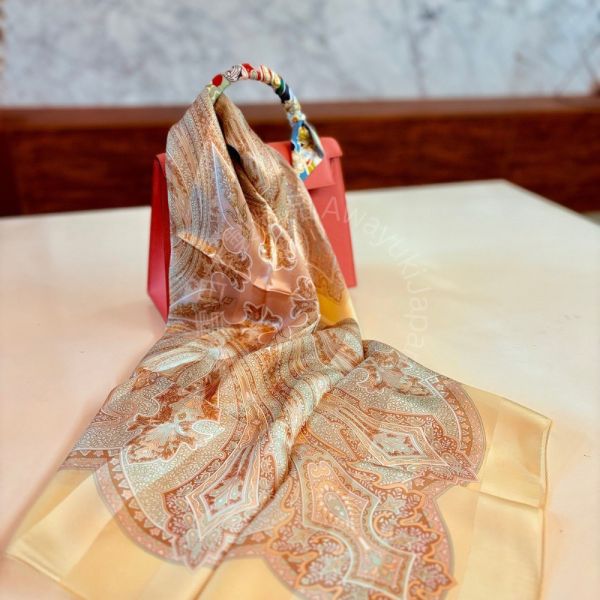 日本製 絲巾_ Éclat de Palais 宮廷之光-金色(88 × 88cm) 絲巾 方形絲巾 大方巾 日本絲巾 9090 披肩 絲巾
雙面圍巾
日本製絲巾
日本製圍巾
羊毛雙面圍巾
羊毛圍巾
一條抵兩條
保暖圍巾
克什米爾
silkscarf
scarf
hermesscarf
cashmere
日本代購
日本製代購
RectoVersomuffler
muffler
hermesmuffler
winteriscoming
甜美小姊姊風
氣質優雅女孩風
可甜可鹹
日本製
高品