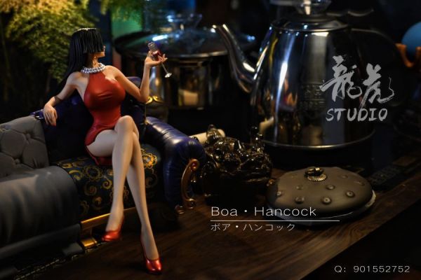 【售罄-代購/追加服務請洽客服】龍虎-Studio > 海賊王 > POP比例 女性沙發坐姿扉頁系列 女帝 波雅漢考克 