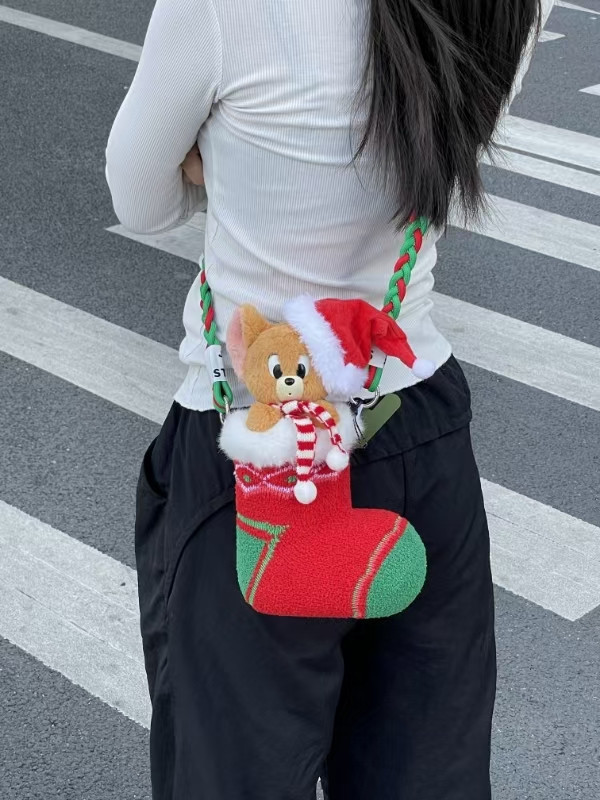 【已售罄，如欲追加請私訊客服@toykokoro】《正版授權》WB華納兄弟>湯姆貓與傑利鼠>傑利鼠聖誕襪玩偶公仔包 湯姆貓與傑利鼠,聖誕襪傑利鼠,華納兄弟探索,GK,玩具,模型,雕像,擺飾,收藏,共鳴