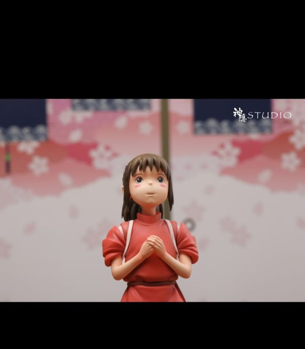 【在台現貨】神隱工作室 > 宮崎駿 > 神隱少女 手握系列千尋 小千擺件雕像 相伴版 