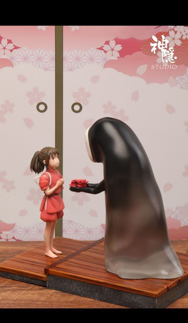 【在台現貨】神隱工作室 > 宮崎駿 > 神隱少女 手握系列千尋 小千擺件雕像 相伴版 