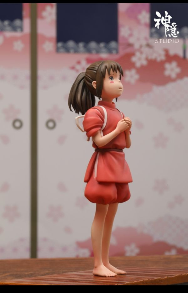 【在台現貨】神隱工作室 > 宮崎駿 > 神隱少女 手握系列千尋 小千擺件雕像 相伴版 