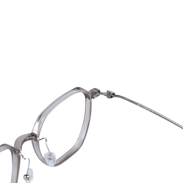 AF01 / TRANSLUCENT GRAY C3 鈦金屬眼鏡,板材眼鏡,攝影靈感眼鏡設計,創新時尚眼鏡,台灣精品眼鏡品牌,時尚輕量眼鏡,精品眼鏡設計,輕便時尚眼鏡,光學眼鏡,墨鏡