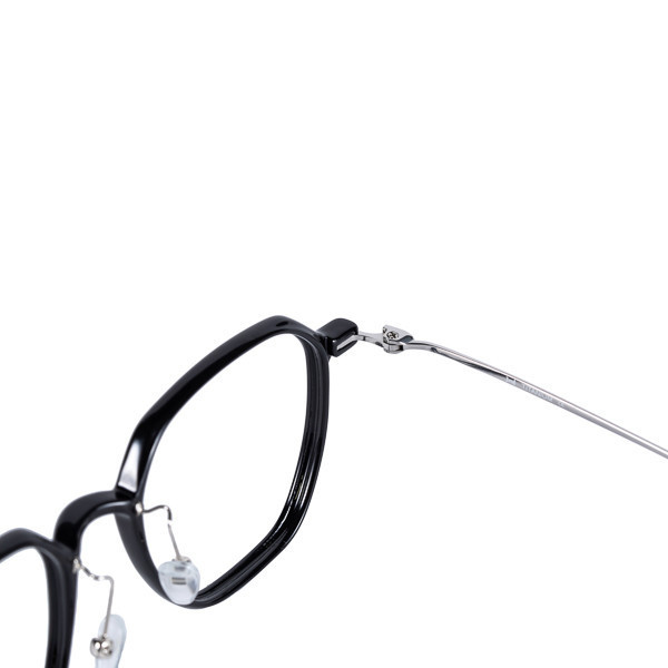 AF01 / GLOSSY BLACK C2 鈦金屬眼鏡,板材眼鏡,攝影靈感眼鏡設計,創新時尚眼鏡,台灣精品眼鏡品牌,時尚輕量眼鏡,精品眼鏡設計,輕便時尚眼鏡,光學眼鏡,墨鏡