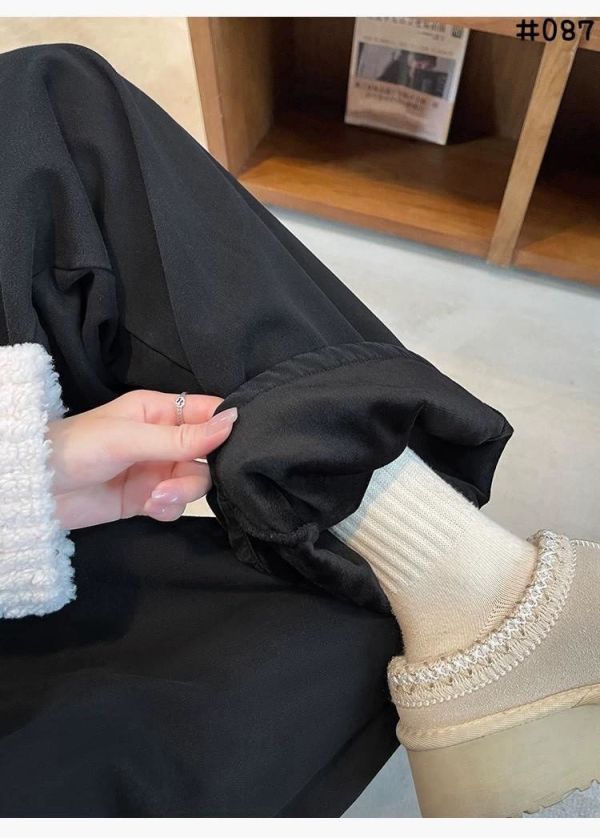 05121304｜秋冬〃087加絨丹寧感寬褲｜F 女款寬褲, 加絨寬褲, 冬季保暖褲, 高腰寬褲, 鬆緊腰長褲, 反摺褲腳, 刷毛長褲, 顯瘦褲型, 冬天穿搭, 女生休閒褲