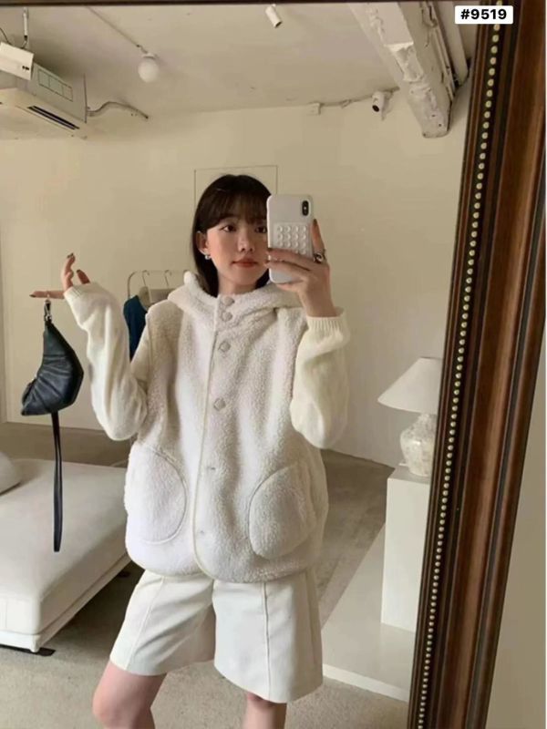 05112206｜秋冬〃9519雙面穿羊羔絨燈芯絨背心｜F 羊羔絨背心, 雙面穿背心, 燈芯絨背心, 保暖背心, 連帽背心, 女生背心, 秋冬背心, 雙材質背心, 米白背心, 深灰背心, 厚背心