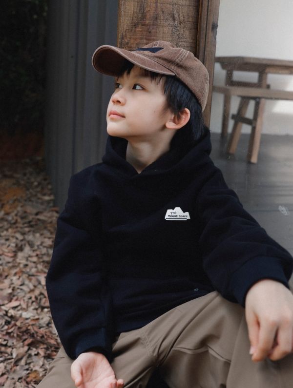 05110714┃猿寶家秋冬〃8084黑色山系印花加絨連帽T┃110-170 童裝帽T、山系童裝、印花帽T、露營上衣、秋冬童裝、保暖衛衣、男童帽T、女童帽T、機能風童裝、戶外穿搭