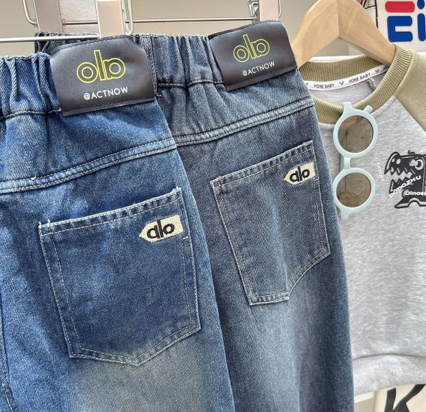 05111902｜KACA家冬〃11301兩色白標加絨牛仔褲 兒童牛仔褲
加絨牛仔褲
兒童加厚褲
羊羔絨褲
兒童保暖長褲
加絨保暖褲
男童牛仔褲
女童牛仔褲
厚款牛仔褲
內刷毛牛仔褲
冬季褲子
兒童寬鬆褲
加厚羊羔絨
暖褲 兒童
小孩牛仔褲
不挑身型褲
100 110 120 130 140 150
兒童秋冬褲
兒童百搭褲