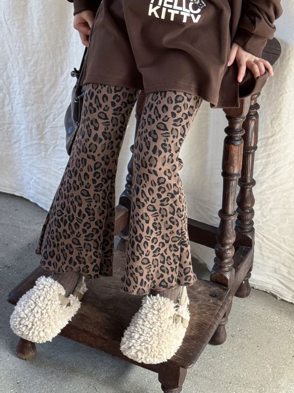 05120207｜小瑜家秋冬〃豹紋喇叭褲｜90-150 童裝豹紋褲, 女童微喇褲, 童裝長褲, 中小童穿搭, 秋冬童褲, 喇叭褲童款, 彈力童裝褲, 顯瘦童褲, 女童流行褲, 90-150童裝