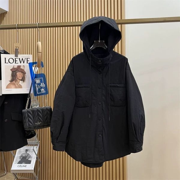 05112102｜秋冬〃9928率性口袋設計感連帽鋪棉外套｜F 連帽外套
9928 外套
棉棉外套
秋冬外套
女裝連帽衣
寬鬆外套
防風外套
保暖外套
休閒風外套
百搭外套
韓系外套
寬版上衣
落肩外套
黑色外套
綠色外套
卡杏外套