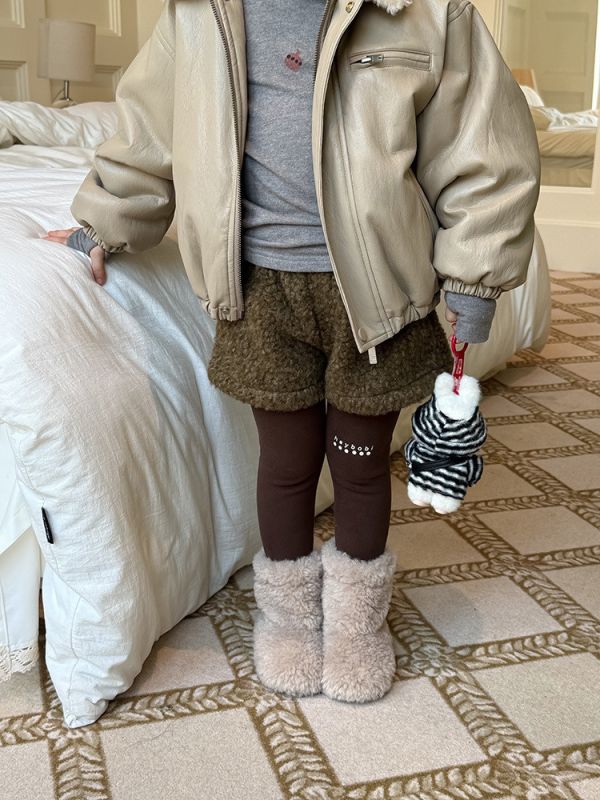 05110510┃右右秋冬〃25706三色毛毛短褲┃90-150 羊羔絨短褲、毛呢短褲、保暖短褲、冬季童裝、兒童短褲、厚款短褲、韓版童裝、打底褲外搭、可愛童裝、秋冬褲子