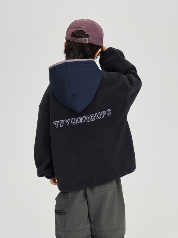 05110313┃TFYU秋冬〃兩色雙面絨山系撞色連帽上衣┃100-170 - 拼色帽T
- 兒童刷毛上衣
- TFYUGROUPS童裝
- 顆粒絨保暖衣
- 秋冬童裝推薦
- 抽繩下擺設計
- 街頭風童裝
- 100–170 尺寸帽T
- 男童女童連帽T
- 機能童裝