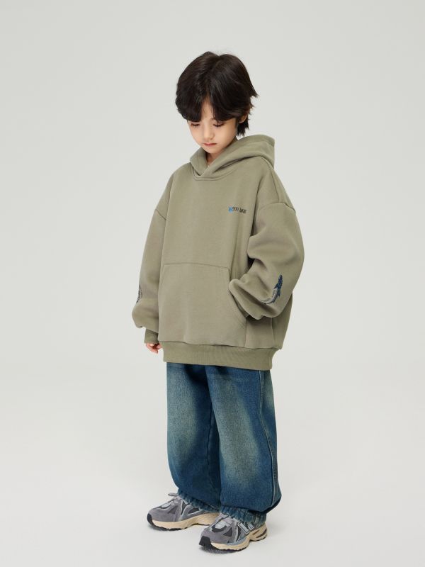 05110317┃TFYU秋冬〃兩色鯨魚印花加絨連帽T┃100-170 - 鯊魚插畫帽T
- 兒童刷毛上衣
- 秋冬童裝推薦
- 海洋主題童裝
- 100–170 尺寸童裝
- 男童女童帽T
- 親膚不扎布料
- 教育插畫童裝
- 韓系童趣風格