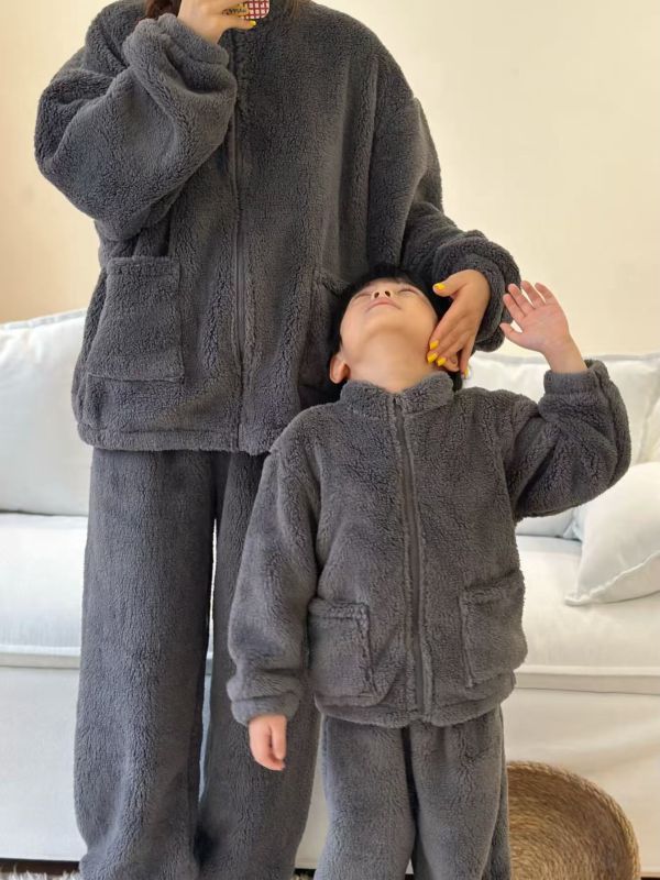 05110107┃SSR〃親子毛絨居家服套裝┃90-160/M-L 親子家居服, 雙面絨套裝, 厚磅保暖套裝, 居家服推薦, 親膚不掉毛, 秋冬家居服, 親子裝, 棉絨套裝, 童裝家居服, 大人居家服