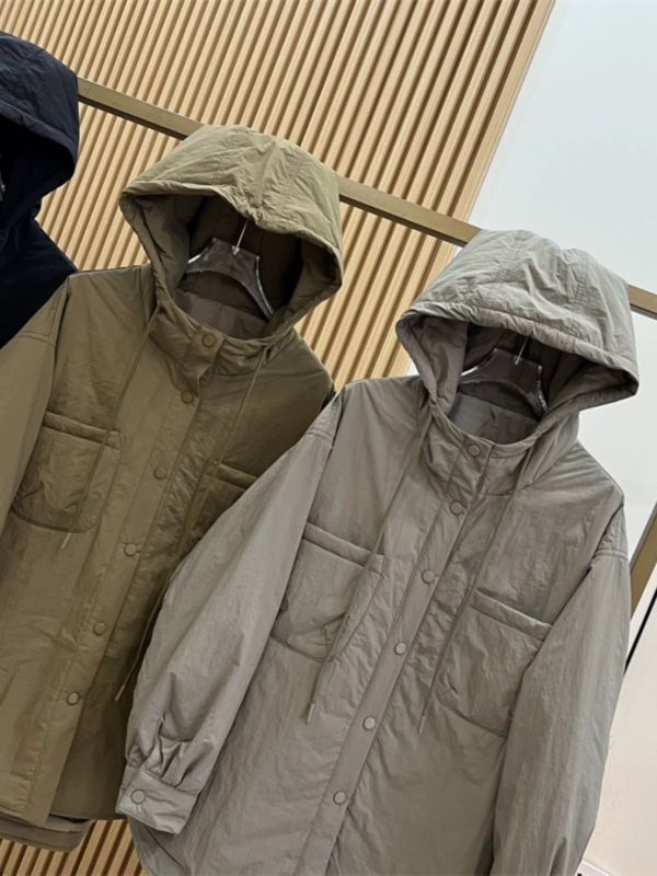 05112102｜秋冬〃9928率性口袋設計感連帽鋪棉外套｜F 連帽外套
9928 外套
棉棉外套
秋冬外套
女裝連帽衣
寬鬆外套
防風外套
保暖外套
休閒風外套
百搭外套
韓系外套
寬版上衣
落肩外套
黑色外套
綠色外套
卡杏外套