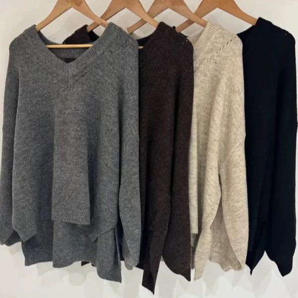 05112211｜秋冬〃1232慵懶V領輕暖寬鬆針織上衣｜F V領毛衣, 寬鬆針織, 慵懶風毛衣, 側開衩毛衣, 秋冬上衣, 奶杏毛衣, 黑色毛衣, 灰色針織, 咖啡毛衣, 韓系毛衣, 百搭上衣