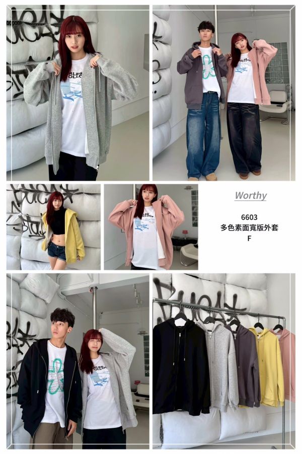05110308┃秋冬〃6603多色素面寬版外套 - 寬版連帽外套
- 中性素面外套
- 成人休閒外套
- 情侶穿搭推薦
- F 尺寸外套
- 灰色黑色粉色外套
- 秋冬外套推薦
- 拉鍊帽T
- 韓系簡約風格
- 多色百搭外套