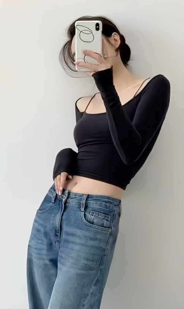 05110105┃秋冬〃560六色造型細肩帶罩杯短版上衣 一字領上衣, 彈性棉質上衣, 顯鎖骨上衣, 貼身長袖, 修身上衣, 秋冬打底, 女生休閒穿搭