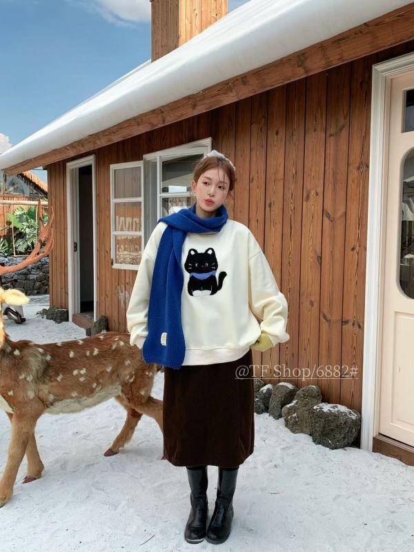 05120604｜秋冬〃6882立體黑貓刺繡加絨大學T｜F 女裝衛衣, 刷毛上衣, 貓咪上衣, 毛巾繡衛衣, 可愛女裝, 療癒系穿搭, 寬鬆上衣女, 加絨上衣, 大人可愛風, 顯瘦衛衣, 韓系女裝, 秋冬上衣女, 百搭女裝, 大學T女, 女生可愛穿搭